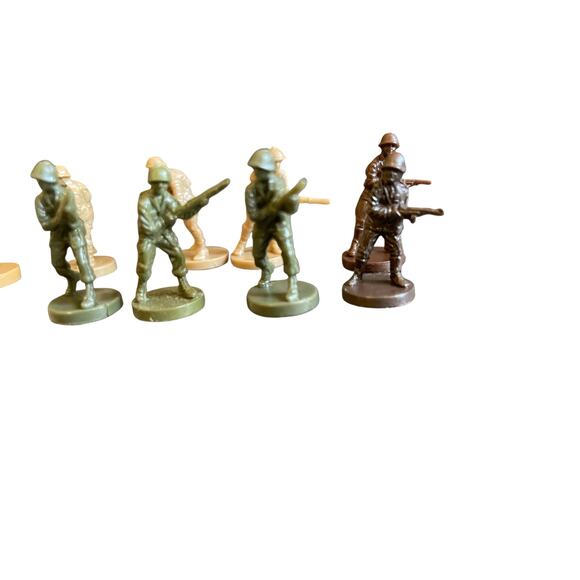 Vintage Axis & Allies Beige ,Green, Brn + Lot of 12 Infantry Soldiers Miniatures - Picture 2 of 6